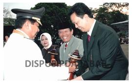 Gubernur Jawa Barat Danny Setiawan acara penganugrahan para teladan