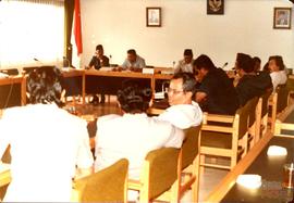 Rapat Panitia Musyawarah DPRD Provinsi DT I Jawa Barat yang dipimpin oleh Ketua Dewan, H.E. Surat...