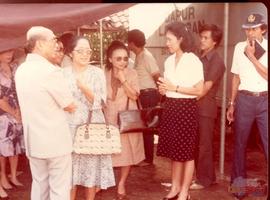 Kegiatan Ibu Ibu Ikatan Keluarga DPRD Jawa Barat dipimpin Ny. E. Suratman dalam memberikan Bantua...