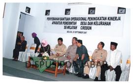 Gubernur Jawa Barat Danny Setiawan Peneyarahan Bantuan Operasional Peningkatan Kinerja Aparatur P...