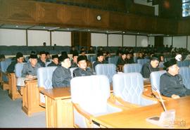 Anggota Dewan sedang menghadiri acara Rapat Paripurna DPRD Provinsi Daerah Tingkat I Jawa Barat m...