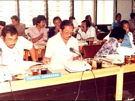 Pembukaan Pembahasan Pra RAPBD Tahun Anggaran 1983/1984 oleh Wakil Ketua Dewan, Oneng Dachlan. Ke...