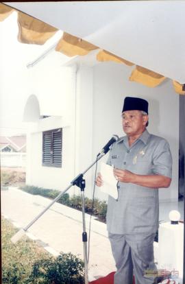 Wakil Gubernur KDH Tingkat I Jawa Barat, Bapak Drs. H. Ukman Sutaryan Memberikan Sambutan pada Ac...