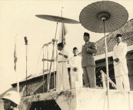 Presiden Soekarno berpidato di hadapan masyarakat Ciamis