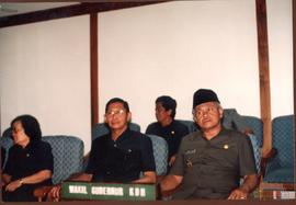 Wakil Gubernur Jawa barat H.Ukman Sutaryan menghadiri  Rapat Paripurna DPRD Provinsi Dati I Jawa ...