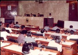 Sidang Pleno DPRD Jawa Barat dipimpin oleh Ketua Dewan, H. E. Suratman didampingi oleh Wakil Ketu...