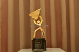 BERITA SATU Media Holdings Dengan Bangga Memberikan Penghargaan PUBLIC LEADER AWARDS 2022 Kepada ...