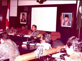 Ketua Dewan, H.E. Suratman yang didampingi Wakil Ketua, Moch. Marsim serta Sekretaris Dewan, Momo...