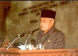 Wakil Gubernur Jawa Barat H Ukman Sutaryan sedang memberikan pidato sambutan dalam acara Rapat Pa...