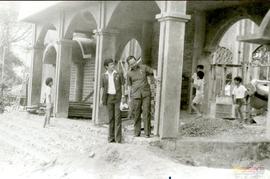 Peninjauan Komisi E Tanggal 18 Maret 1983 mengenai Pembangunan Masjid Agung Cicurug, Kabupaten Su...
