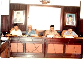 Gubernur H Aang Kunaefi bersama jajaran Pimpinan DPRD dalam Pembukaan Pembahasan Pra RAPBD Provin...
