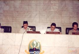 Ketua Dewan Bapak H.E Suratman didampingi Para Wakil Ketua, Bapak H. moch Marim, Bapak Oneng Dach...
