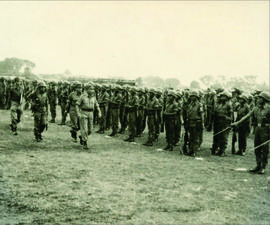 Inspeksi Pasukan oleh Pemimpin Upacara  pada Peringatan Hari Angkatan Perang yang  bertempat di L...