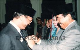 Gubernur Jawa Barat Dr. Drs. H. Danny Setiawan, M.Si Dalam Acara Pelantikan Esselon II dan Widias...