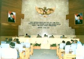 Rapat Paripurna Khusus DPRD Provinsi Daerah Tingkat I Jawa Barat mengenai Persetujuan DPRD Terhad...