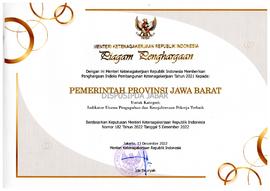 Piagam  Penghargaan Indikator   Utama Pengupahan dan Kesejahteraan Pekerja Terbaik - menteri Kete...
