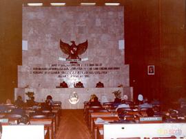 Rapat Paripurna DPRD Provinsi DT I Jawa Barat Mengenai Penyampaian Laporan Hasil Kunjungan Kerja ...
