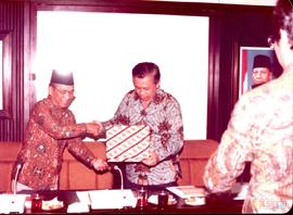 Ketua DPRD Jawa Barat, H.E. Suratman dalam Menghadiri Pertemuan Pertukaran Informasi Pusat dan Da...