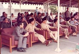 Gubernur KDH Tingkat I, Bapak H.A. Kunaaefi serta Ketua DPRD Provinsi DT. I Jawa Barat Ketika men...