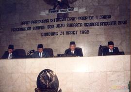Rapat Paripurna Istimewa DPRD Provinsi Daerah Tingkat I Jawa Barat Pengambilan Sumpah Saudara Udj...