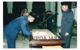 Gubernur Jawa Barat Dr. Drs. H. Danny Setiawan, M.Si Melantik Pejabat Esselon II Di Lingkungan Pe...